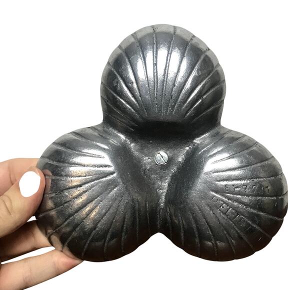 Petrina Argentina VTG Pewter 3 Shell Compartment Serving Nut Tray With Holder - Picture 6 of 9